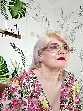 Snapshot of Catty_Lady chatting on June 3, 2026, 8:13 pm Catty Lady online show from June 3, 2026, 8:13 pm