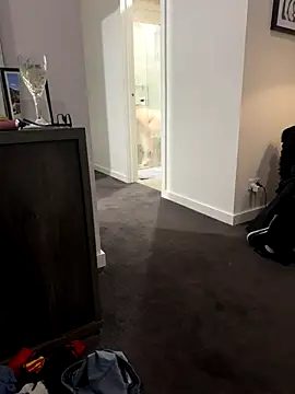 Reacher110565 online show from November 28, 2025, 2:17 pm