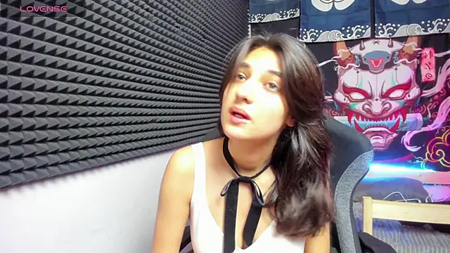 Elfy Rare  online show from November 3, 2025, 2:42 pm