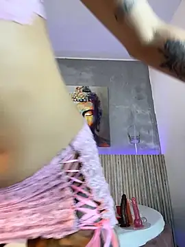 Snapshot of Saracooper__ chatting on February 27, 2026, 9:47 pm Saracooper online show from February 27, 2026, 9:47 pm