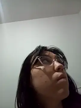 lareinalareinadelanal online show from November 30, 2025, 2:45 am