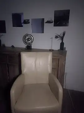 Snapshot of Foxy-Milfy chatting on October 13, 2025, 1:51 am Foxy-Milfy online show from October 13, 2025, 1:51 am