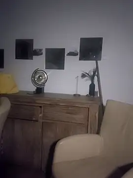 Snapshot of Foxy-Milfy chatting on October 10, 2025, 1:06 am Foxy-Milfy online show from October 10, 2025, 1:06 am