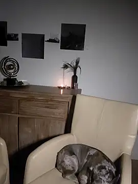 Snapshot of Foxy-Milfy chatting on October 21, 2025, 11:37 pm Foxy-Milfy online show from October 21, 2025, 11:37 pm