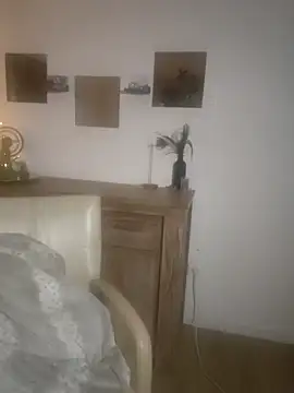 Snapshot of Foxy-Milfy chatting on October 27, 2025, 1:39 am Foxy-Milfy online show from October 27, 2025, 1:39 am