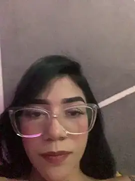 ElaRose 12 online show from October 31, 2025, 4:36 pm