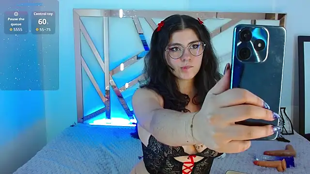 hannia baileys online show from December 15, 2025, 1:00 am