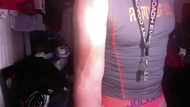 DILFJockDad87 online show from October 25, 2025, 11:38 pm