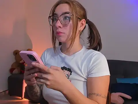 Sweetkaroll28s online show from March 26, 2026, 6:06 pm