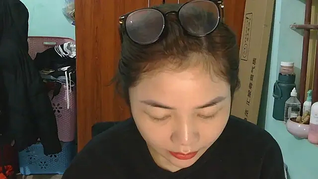 Uhem112 online show from December 4, 2025, 1:26 am