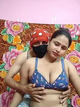 Seducing couple online show from June 18, 2026, 4:44 am