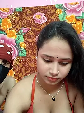 Seducing couple online show from December 4, 2025, 10:47 am