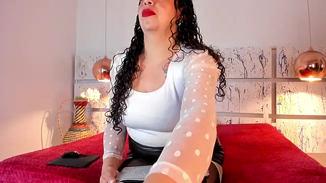 Snapshot of Alissaa_milf chatting on October 8, 2025, 2:35 am Alissaa milf online show from October 8, 2025, 2:35 am