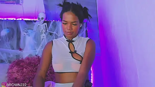  naomibrown  online show from October 4, 2025, 4:36 am