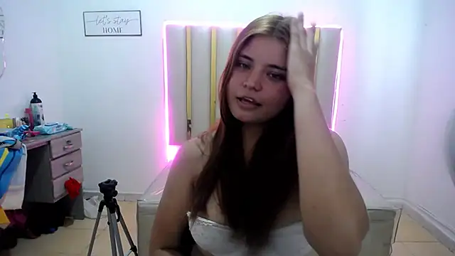 Snapshot of keilicita_tonny_18 chatting on September 22, 2025, 6:03 pm keilicita tonny 18 online show from September 22, 2025, 6:03 pm