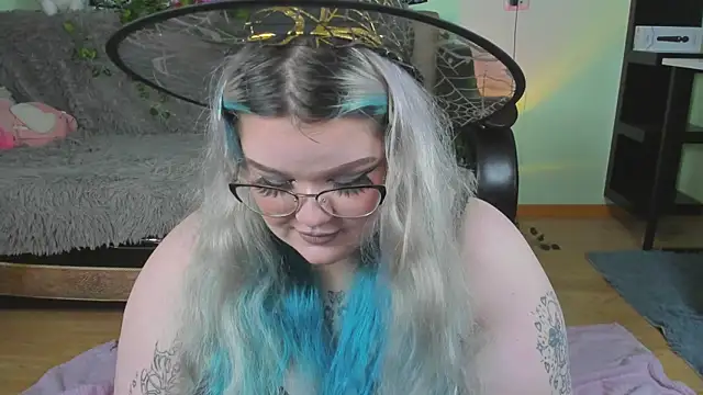  CandyM1lky  online show from October 29, 2025, 6:56 am