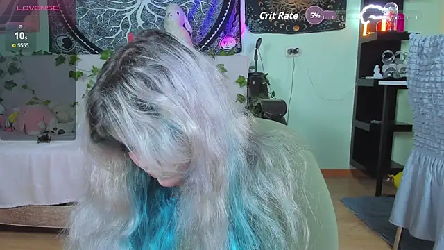  CandyM1lky  online show from November 26, 2025, 6:35 am