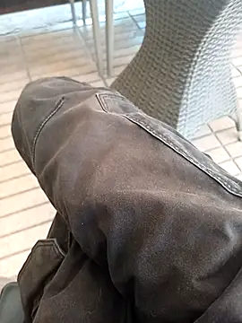 Snapshot of SlipperyEssay chatting on March 31, 2026, 1:35 pm SlipperyEssay online show from March 31, 2026, 1:35 pm