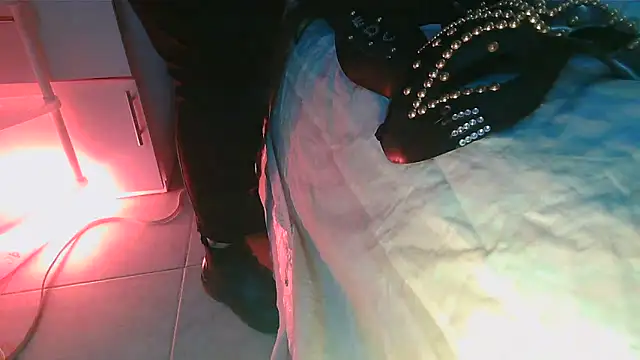 SatiroyNinfa online show from April 5, 2026, 9:32 pm