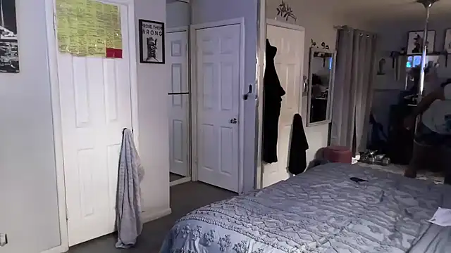 Snapshot of sexyred77713 chatting on February 20, 2026, 9:17 pm sexyred77713 online show from February 20, 2026, 9:17 pm