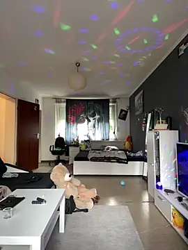 1Richrichard1 online show from May 13, 2026, 8:54 am