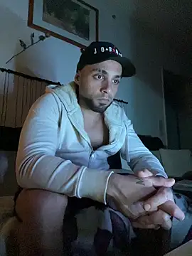 1Richrichard1 online show from May 5, 2026, 7:39 pm