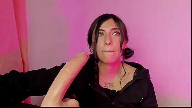 Alanaloiiss  online show from March 4, 2026, 2:30 am