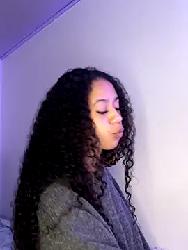 jadee8 online show from October 25, 2025, 8:31 pm