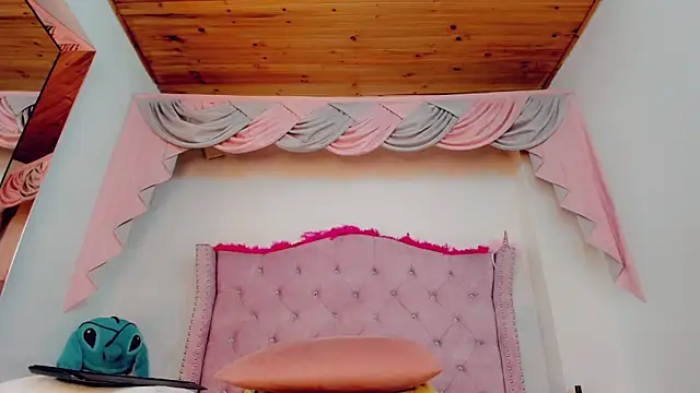  Abby white  online show from October 1, 2025, 10:02 pm