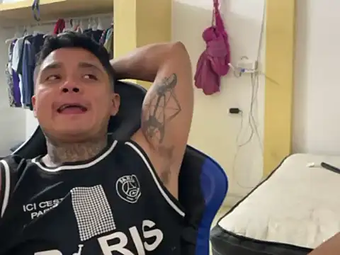 siilvestremx online show from November 17, 2025, 11:31 pm