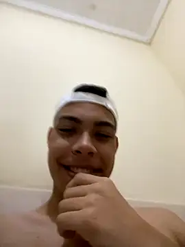 henrycoutto online show from October 5, 2025, 2:24 am