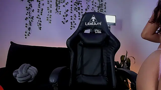 sara doll77 online show from March 11, 2026, 7:08 pm