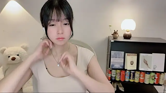 Onechestnut online show from June 25, 2026, 4:10 am