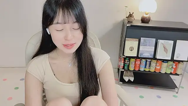 Onechestnut online show from May 20, 2026, 5:37 am