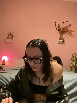 Snapshot of severingratty chatting on October 5, 2025, 8:10 pm severingratty online show from October 5, 2025, 8:10 pm