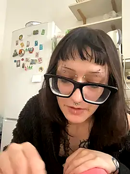 Snapshot of severingratty chatting on November 18, 2025, 9:34 am severingratty online show from November 18, 2025, 9:34 am