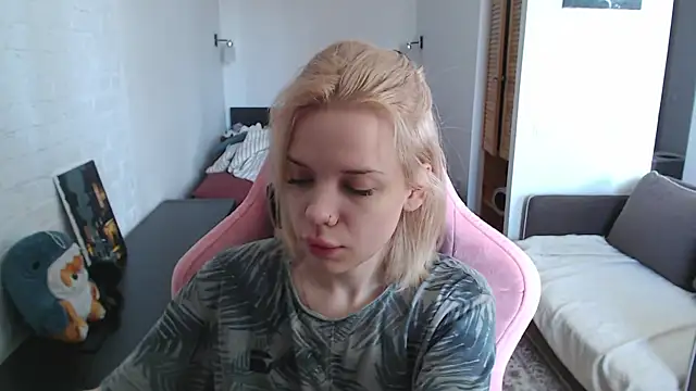 enchanting chloe online show from March 21, 2026, 8:19 am