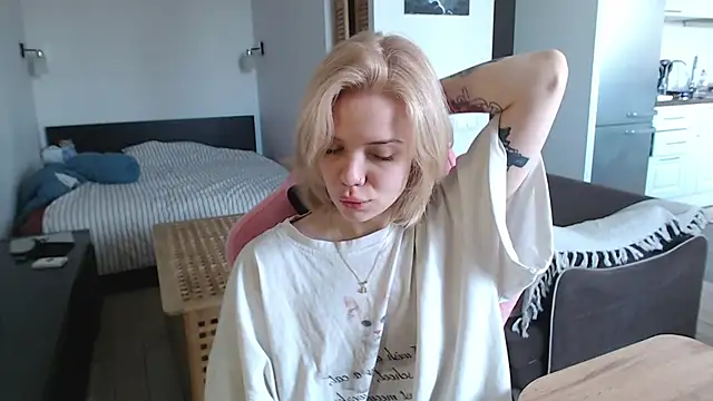 enchanting chloe online show from March 19, 2026, 8:36 am