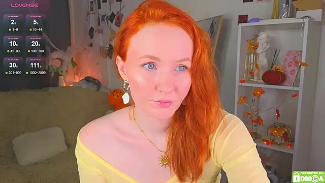 JoyceJones online show from November 1, 2025, 8:03 pm