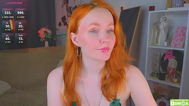 JoyceJones online show from November 30, 2025, 8:20 pm