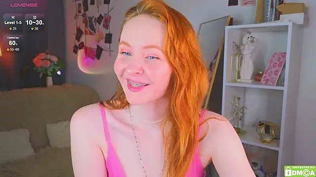 JoyceJones online show from October 29, 2025, 8:08 pm