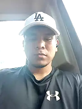 Snapshot of Oscariin96 chatting on February 11, 2026, 7:36 pm Oscariin96 online show from February 11, 2026, 7:36 pm