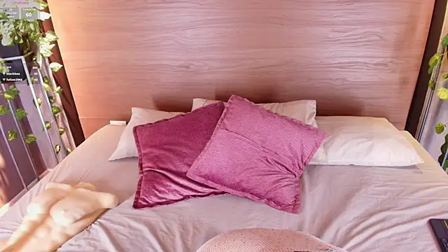 alexamonroe  online show from October 25, 2025, 4:29 pm