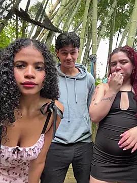 Snapshot of Rose-andres chatting on February 7, 2026, 3:09 pm Rose-andres online show from February 7, 2026, 3:09 pm