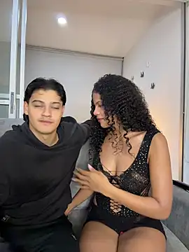 Snapshot of Rose-andres chatting on February 26, 2026, 11:27 pm Rose-andres online show from February 26, 2026, 11:27 pm