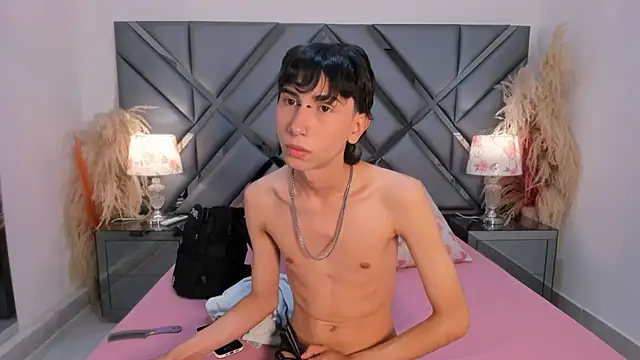 Milan LewisS online show from October 14, 2025, 12:17 pm