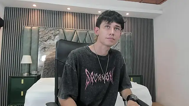 Michael blue online show from October 30, 2025, 8:17 pm