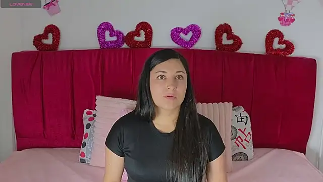 cuteeimy online show from May 12, 2026, 7:20 pm
