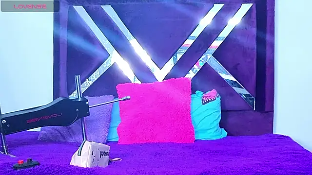 cuteeimy online show from January 8, 2026, 6:58 pm