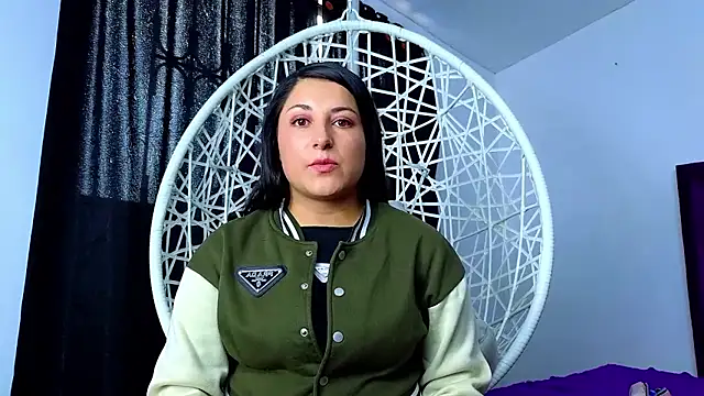 cuteeimy online show from December 18, 2025, 7:07 pm